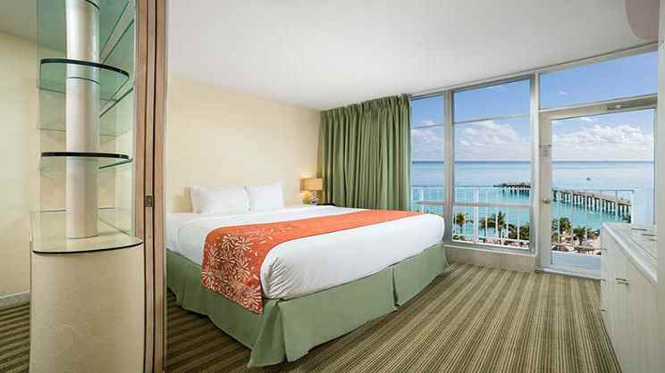 Classic One-Bedroom Suite Partial Ocean View